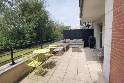 Appartement avec terrasse proche gare RER in Moissy-Cramayel Appartement avec terrasse proche gare RER in Moissy-Cramayel