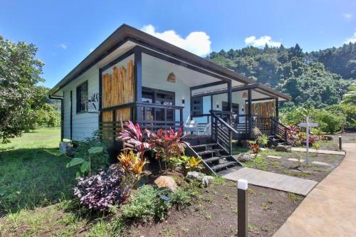 Sublime Tahiti Beach Retreat in Papeari Sublime Tahiti Beach Retreat in Papeari
