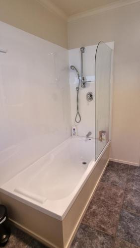 บริการและสิ่งอำนวยความสะดวก, Peaceful Hillview - Double Bed at Churton Park in นอร์ท เวลลิงตัน บริการและสิ่งอำนวยความสะดวก, Peaceful Hillview - Double Bed at Churton Park in นอร์ท เวลลิงตัน