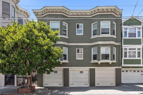 Super Convenient 1br City Pad With Garage Parking near 16 Avenue Tiled Steps Super Convenient 1br City Pad With Garage Parking near 16 Avenue Tiled Steps
