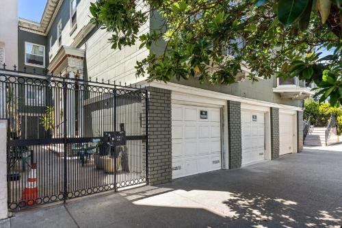 Super Convenient 1br City Pad With Garage Parking near 16 Avenue Tiled Steps Super Convenient 1br City Pad With Garage Parking near 16 Avenue Tiled Steps
