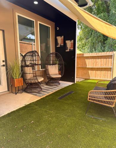 Southern Luxury Home in Cedar Crest Southern Luxury Home in Cedar Crest