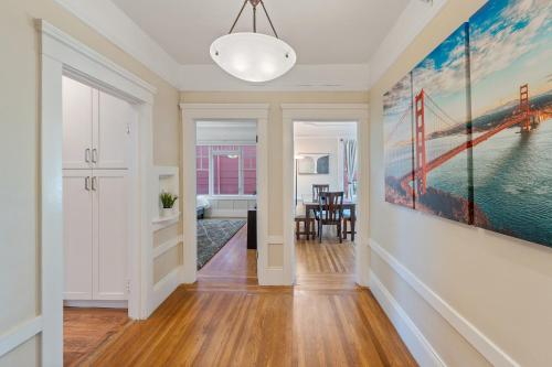 Cozy 2br Retreat With Parking & Laundry near Japanese Tea Garden Cozy 2br Retreat With Parking & Laundry near Japanese Tea Garden