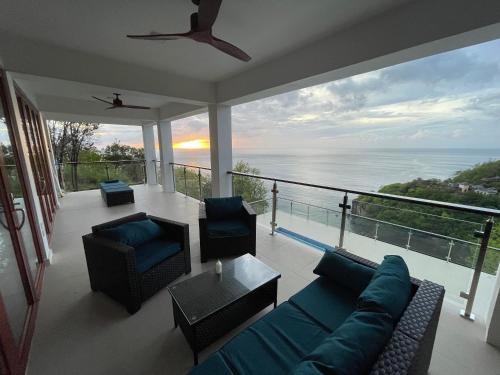 Balcony/terrace, Villa Vino Lucia in Marigot Bay Balcony/terrace, Villa Vino Lucia in Marigot Bay