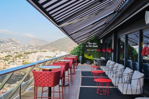 Pub/Lounge, Suitopia - Sol y Mar Suites Hotel in Calpe Pub/Lounge, Suitopia - Sol y Mar Suites Hotel in Calpe