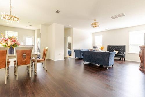 N-E-G House - near DAVID WAYNE HOOKS Airport in 클라인 N-E-G House - near DAVID WAYNE HOOKS Airport in 클라인