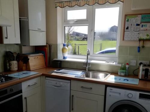 9 Brambles Farm Bungalows in Freshwater North 9 Brambles Farm Bungalows in Freshwater North