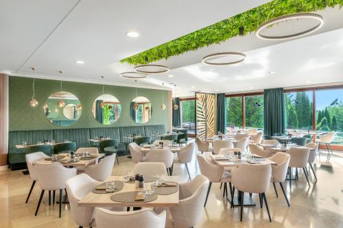 อาหารและเครื่องดื่ม, Hotel Narad in มาทรัสเซนทิเมอร์ อาหารและเครื่องดื่ม, Hotel Narad in มาทรัสเซนทิเมอร์