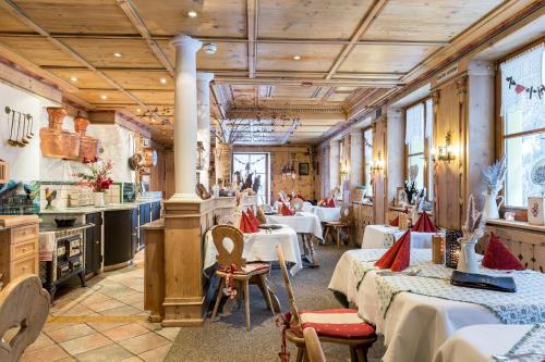 Restaurant, Hotel Edelweiß-Schlossl in Kappl Restaurant, Hotel Edelweiß-Schlossl in Kappl