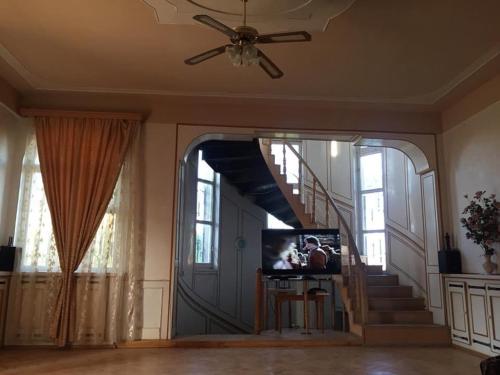 Sala de estar/TV partilhada, VillaStefania in Arzakan Sala de estar/TV partilhada, VillaStefania in Arzakan