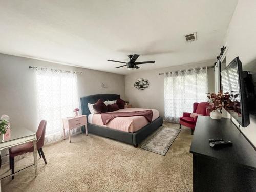 Spacious Austin Retreat for Families & Groups