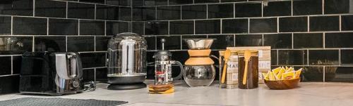 Your Cozy-studio-highfalls-tv,kitchen,rochest-dt in Rochester (New York) Your Cozy-studio-highfalls-tv,kitchen,rochest-dt in Rochester (New York)