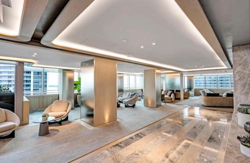 Exterior view, Hotel AKA Brickell in Miami (FL) Exterior view, Hotel AKA Brickell in Miami (FL)