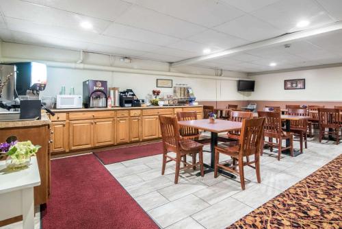 Еда и напитки, Econo Lodge Inn & Suites Tilton in Тилтон Еда и напитки, Econo Lodge Inn & Suites Tilton in Тилтон
