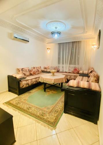 Bel appartement Au centre ville, internet Fibre, canal plus, chaines internationales in El Massira Bel appartement Au centre ville, internet Fibre, canal plus, chaines internationales in El Massira