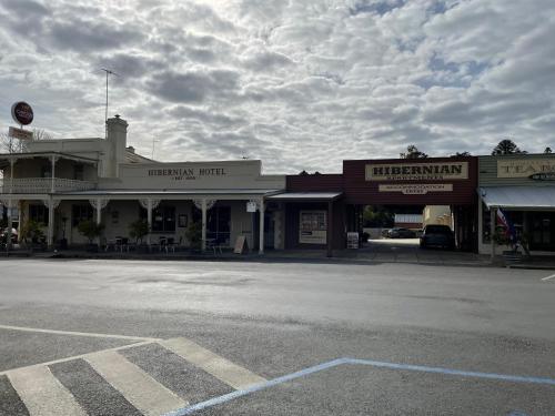 Hibernian Hotel in Beechworth Hibernian Hotel in Beechworth