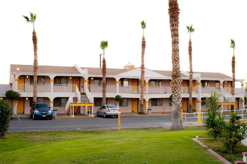 Garden, Emerald Inn & Lounge in Blythe (CA) Garden, Emerald Inn & Lounge in Blythe (CA)