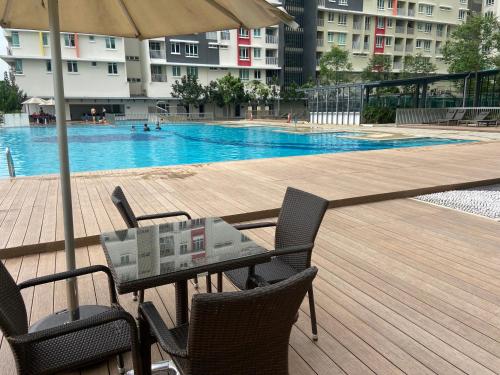 반다르스리 다만사라의 프라이빗 하우스 (1200m², 침실 2개, 프라이빗 욕실 2개) (Spacious 3BR Condo | Green View 🌿 | MRT Nearby) in 숭가이 불로 반다르스리 다만사라의 프라이빗 하우스 (1200m², 침실 2개, 프라이빗 욕실 2개) (Spacious 3BR Condo | Green View 🌿 | MRT Nearby) in 숭가이 불로