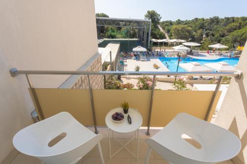 شرفة/ تراس, Family Hotel Adria - All inclusive in Biograd na Moru شرفة/ تراس, Family Hotel Adria - All inclusive in Biograd na Moru