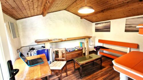 Unterkunft von außen, The Rockhouse - Cosy stone built Thatch Cottage in Dunglow Unterkunft von außen, The Rockhouse - Cosy stone built Thatch Cottage in Dunglow