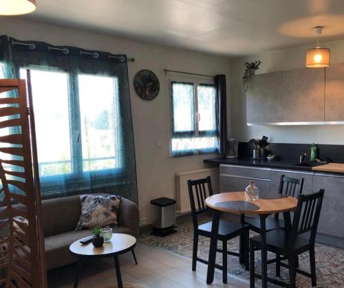 chez Karine 2 in Arpajon chez Karine 2 in Arpajon