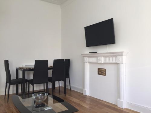 This photo about Glasgow West End Apartments shared on HyHotel.com