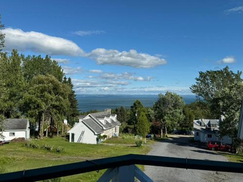 Surrounding environment, Auberge des Nuages in La Malbaie (QC) Surrounding environment, Auberge des Nuages in La Malbaie (QC)