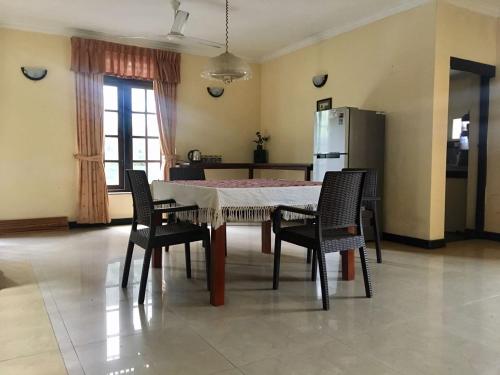 Facilities, Noahs Ark Homestay in Moratuwa Facilities, Noahs Ark Homestay in Moratuwa