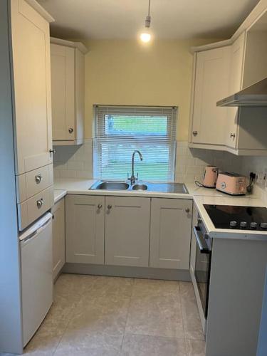 Whitethorn Cottage, Palmfield in Ballaghadereen Whitethorn Cottage, Palmfield in Ballaghadereen