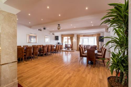 The Queens Hotel in Paignton The Queens Hotel in Paignton