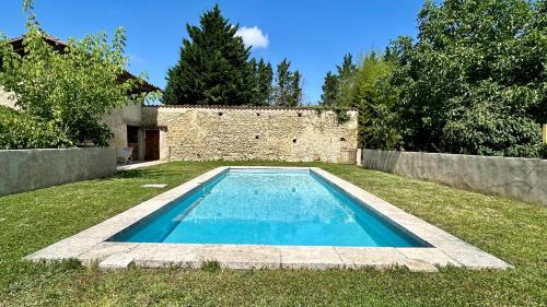 Piscina, Gîte En Damé with private pool (Gite En Dame with private pool) in Crastes Piscina, Gîte En Damé with private pool (Gite En Dame with private pool) in Crastes
