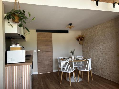 L'arbre de soie Futuroscope Albizia in Vouille L'arbre de soie Futuroscope Albizia in Vouille