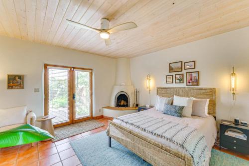 Mtn-View Retreat with Hot Tub in New Mexico! in Arroyo Seco Mtn-View Retreat with Hot Tub in New Mexico! in Arroyo Seco
