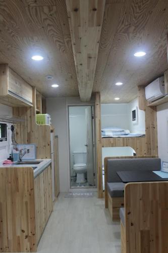 Sandlebada caravan in Kimhae-si Sandlebada caravan in Kimhae-si