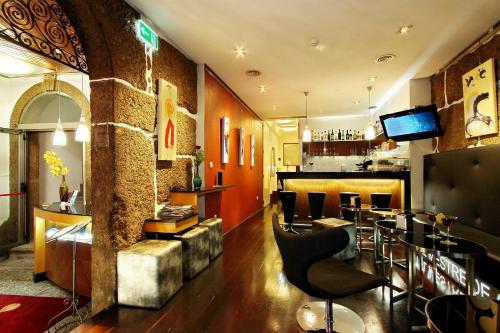 Bar/ Salón, Hotel Mestre de Avis in Guimarães Bar/ Salón, Hotel Mestre de Avis in Guimarães