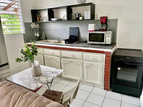 Johanny Home in Les Abymes Johanny Home in Les Abymes