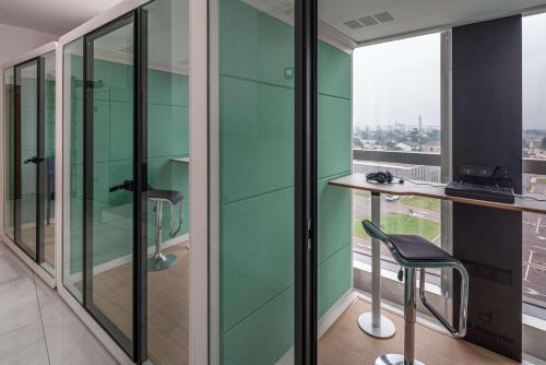 מרכז עסקים, Hilton Brazzaville Les Tours Jumelles Hotel & Residences in ברזוויל מרכז עסקים, Hilton Brazzaville Les Tours Jumelles Hotel & Residences in ברזוויל
