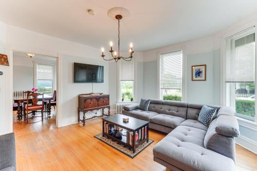 Charming Victorian Retreat with Hudson River Views in New Windsor (NY) Charming Victorian Retreat with Hudson River Views in New Windsor (NY)