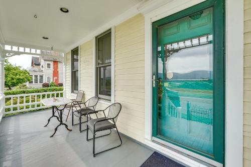 Charming Victorian Retreat with Hudson River Views in New Windsor (NY) Charming Victorian Retreat with Hudson River Views in New Windsor (NY)