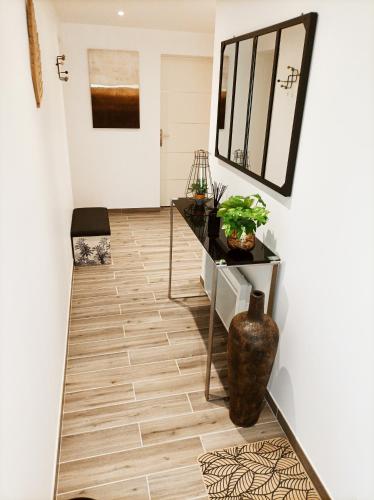 Bejárat, L' Har & Lam in Vauxaillon Bejárat, L' Har & Lam in Vauxaillon