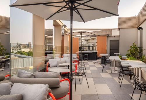Bar/ Salón, Radisson Hotel Reims in Reims City Center Bar/ Salón, Radisson Hotel Reims in Reims City Center