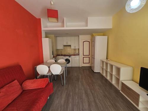 Apartamento único en Lucero (Apartamento unico en Lucero) in La Latina Apartamento único en Lucero (Apartamento unico en Lucero) in La Latina