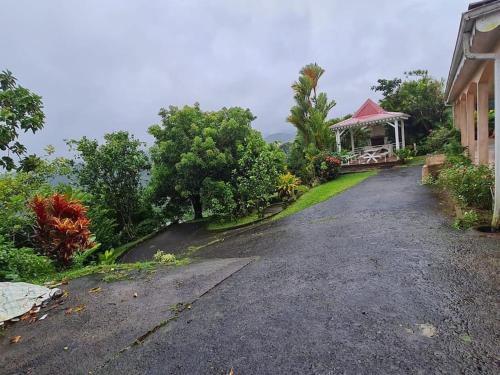 Petite maison 2 personnes chez Roger in Gros-Morne Petite maison 2 personnes chez Roger in Gros-Morne
