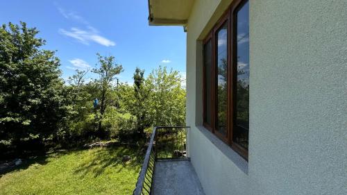 parveke/terassi, дом в лесу in Samtredia parveke/terassi, дом в лесу in Samtredia