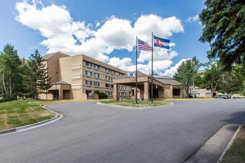 Vista exterior, Comfort Inn Near Vail Beaver Creek in Avon Vista exterior, Comfort Inn Near Vail Beaver Creek in Avon