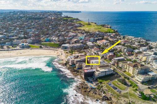 Luxe 2BR with Smart TV Steps from Bondi Beach in North Bondi Luxe 2BR with Smart TV Steps from Bondi Beach in North Bondi