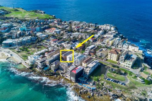 Luxe 2BR with Smart TV Steps from Bondi Beach in North Bondi Luxe 2BR with Smart TV Steps from Bondi Beach in North Bondi