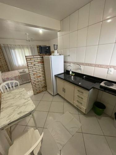 Pousada Ramo de Acácia (Pousada Ramo de Acacia) in บอมบิญาส Pousada Ramo de Acácia (Pousada Ramo de Acacia) in บอมบิญาส