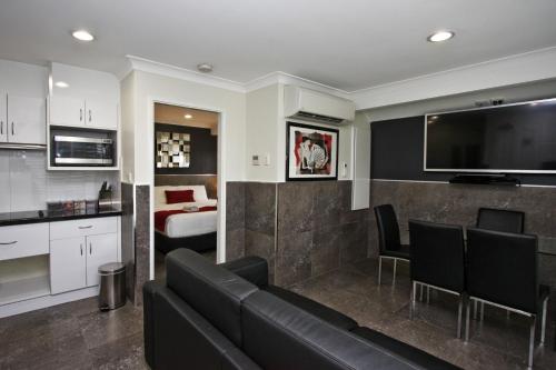 Jesmond Executive Villas near Blackbutt Reserve Jesmond Executive Villas near Blackbutt Reserve