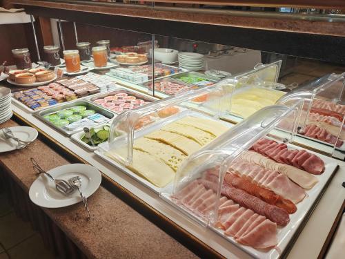 طعام و مشروبات, Rosengarten Hotel & Restaurant in سوبرون طعام و مشروبات, Rosengarten Hotel & Restaurant in سوبرون